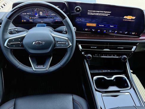 New 2026 Chevrolet Traverse Z71 w/ Enhanced Driving Package image 11