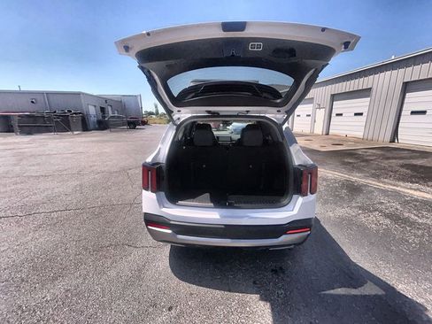 Used 2025 Kia Sorento EX w/ Panoramic Sunroof Package FWD image 31