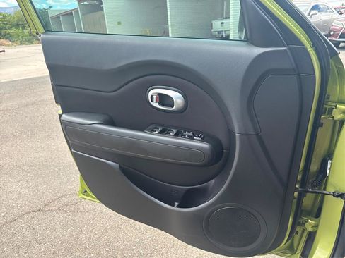 Used 2018 Kia Soul + FWD image 17