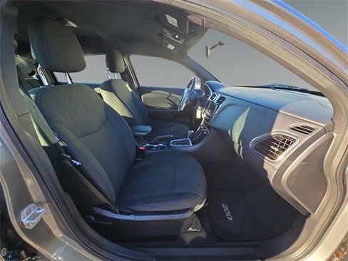 Used 2011 Chrysler 200 Touring image 19