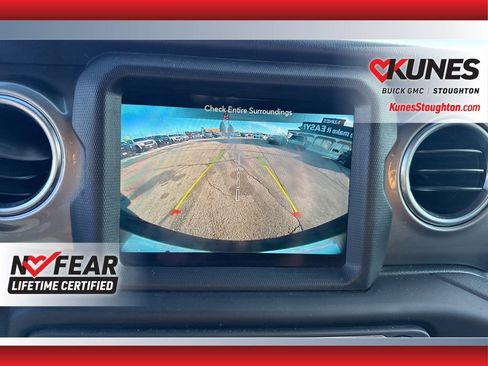 Used 2021 Jeep Wrangler Unlimited Sahara w/ Uconnect 4C Nav & Sound Group AWD/4WD image 31