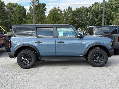 New 2025 Ford Bronco Outer Banks image 2