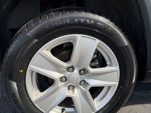 Used 2022 Jeep Compass Latitude AWD/4WD image 24