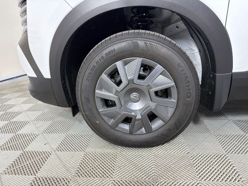 New 2026 Nissan Kicks S FWD image 10