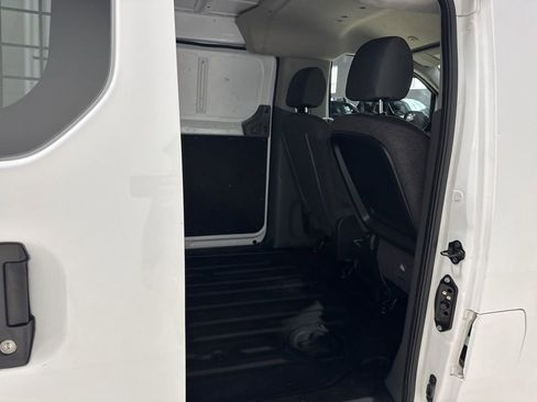 Used 2019 Nissan NV200 S image 33