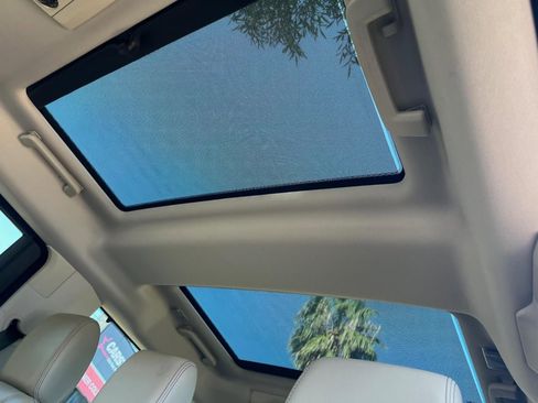 Used 2016 Land Rover LR4 HSE LUX image 30