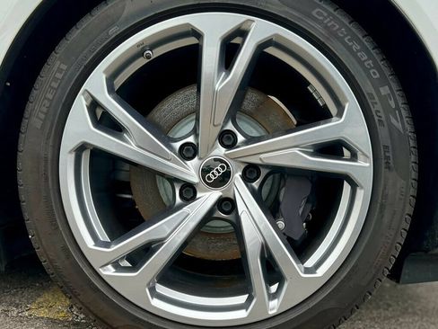 Used 2022 Audi e-tron GT Premium Plus AWD/4WD image 30