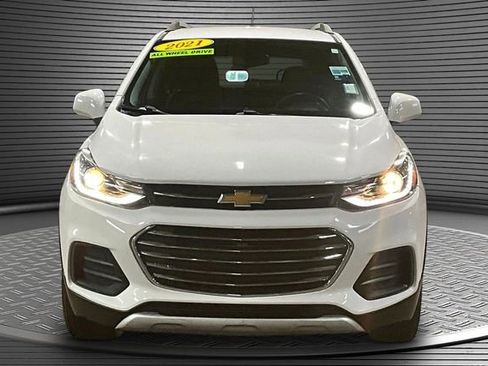 Used 2021 Chevrolet Trax LT AWD/4WD image 2