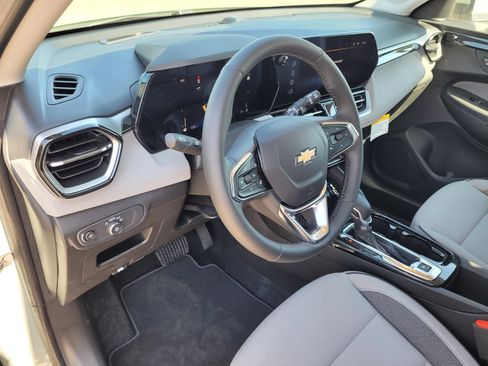 New 2026 Chevrolet TrailBlazer LT w/ LT Cold Weather Package FWD image 9