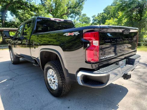 Used 2022 Chevrolet Silverado 2500 LT w/ Convenience Package AWD/4WD image 5