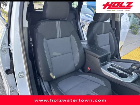 Used 2025 Chevrolet Blazer LT AWD/4WD image 21
