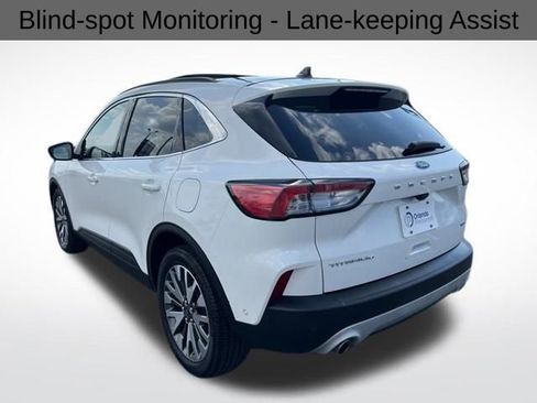 Used 2020 Ford Escape Titanium image 9