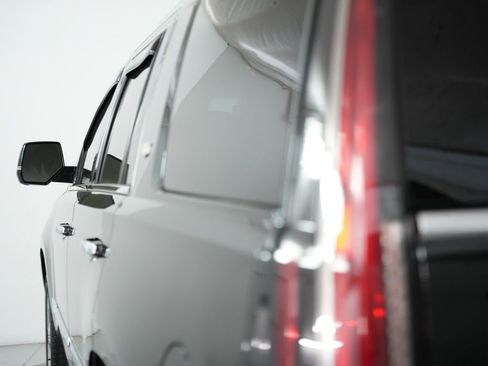 Used 2018 Cadillac Escalade Premium Luxury image 66