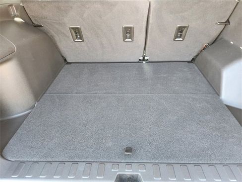 Used 2022 Chevrolet Equinox LT image 32