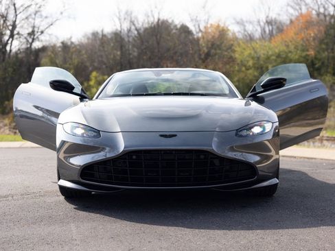 Used 2023 Aston Martin V8 Vantage Coupe image 13