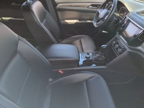 Certified 2022 Volkswagen Atlas Cross Sport SE AWD/4WD image 19