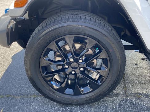 Certified 2023 Jeep Wrangler Sahara image 12