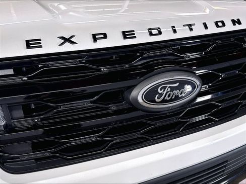 Used 2024 Ford Expedition Max Limited AWD/4WD image 32