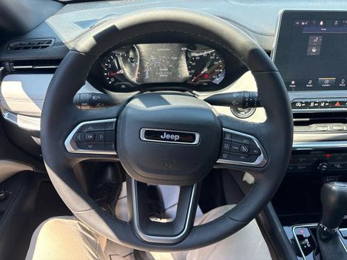Used 2023 Jeep Compass Limited AWD/4WD image 18