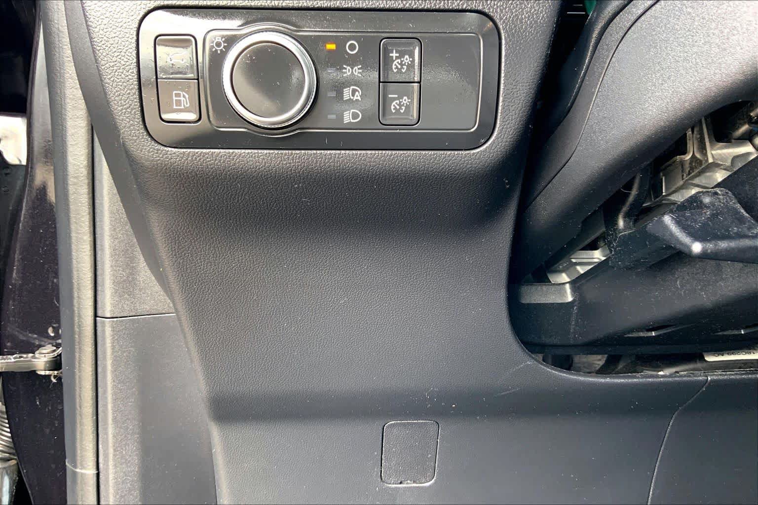 Used 2021 Ford Escape SE w/ SE Sport Appearance Package FWD image 33