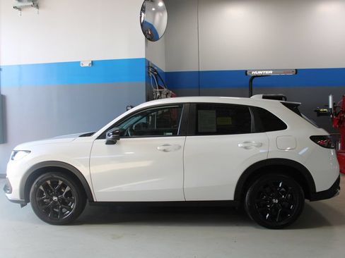 Used 2024 Honda HR-V Sport image 9