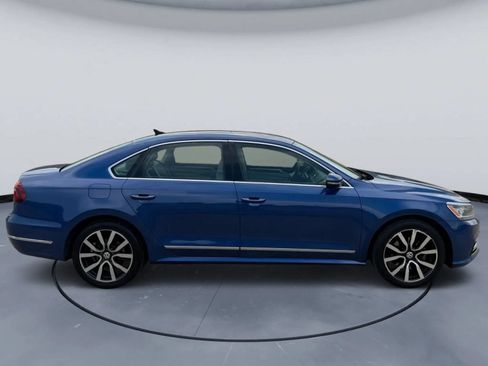 Used 2017 Volkswagen Passat 1.8T SEL Premium FWD image 8