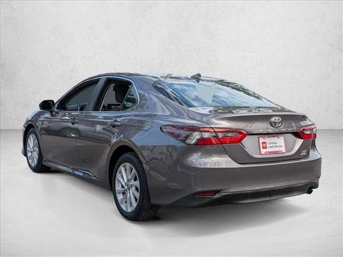 Used 2021 Toyota Camry LE image 8