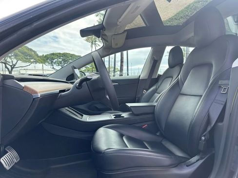 Used 2021 Tesla Model 3 Performance image 8