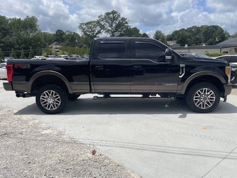Used 2017 Ford F250 King Ranch w/ FX4 Off-Road Package AWD/4WD image 5