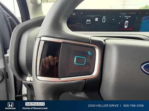 Used 2025 Ford Expedition Active AWD/4WD image 23