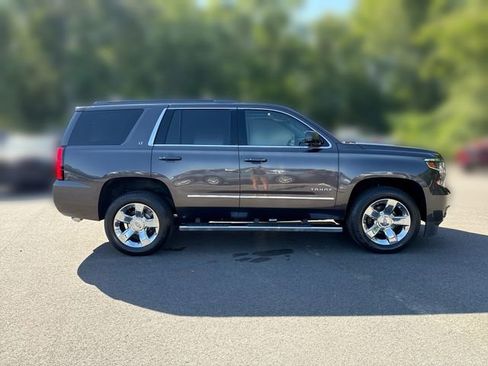 Used 2017 Chevrolet Tahoe LT w/ LT Signature Package AWD/4WD image 9