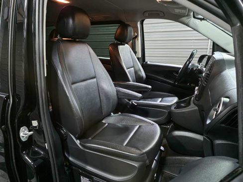 Used 2019 Mercedes-Benz Metris Passenger image 15