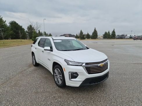 Certified 2024 Chevrolet Traverse High Country image 3