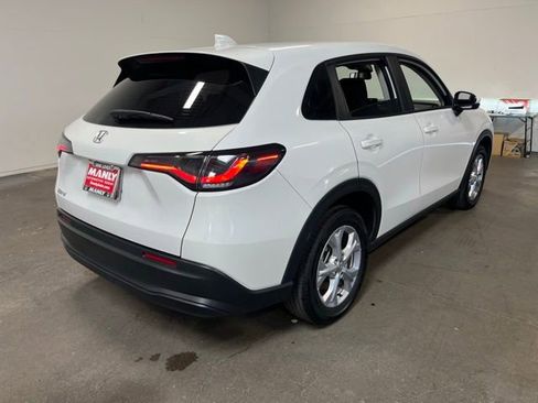 Used 2025 Honda HR-V LX image 3