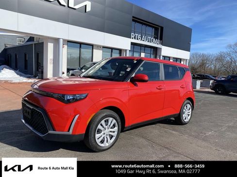 Used 2023 Kia Soul LX image 1