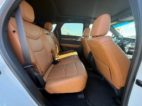 Certified 2024 Cadillac XT5 Premium Luxury w/ LPO, Floor Liner Package AWD/4WD image 35