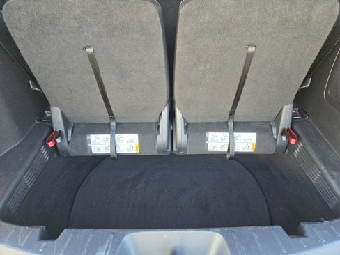 Used 2017 Ford Explorer XLT w/ Equipment Group 202A FWD image 33