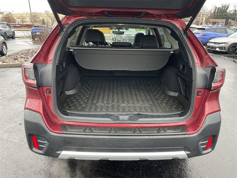 Certified 2022 Subaru Outback Limited image 37