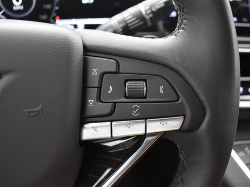 Certified 2024 Cadillac Escalade ESV Premium Luxury AWD/4WD image 17