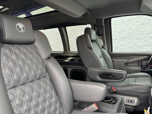 New 2026 GMC Savana 2500 RWD image 21