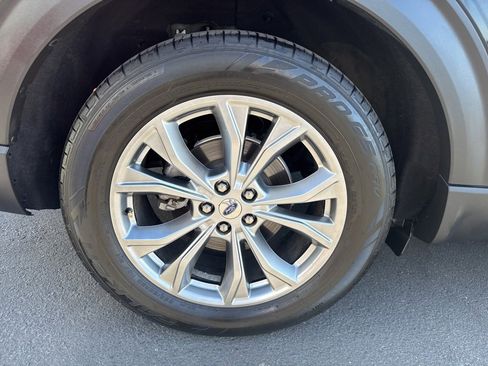 Used 2020 Ford Explorer XLT w/ Equipment Group 202A image 10