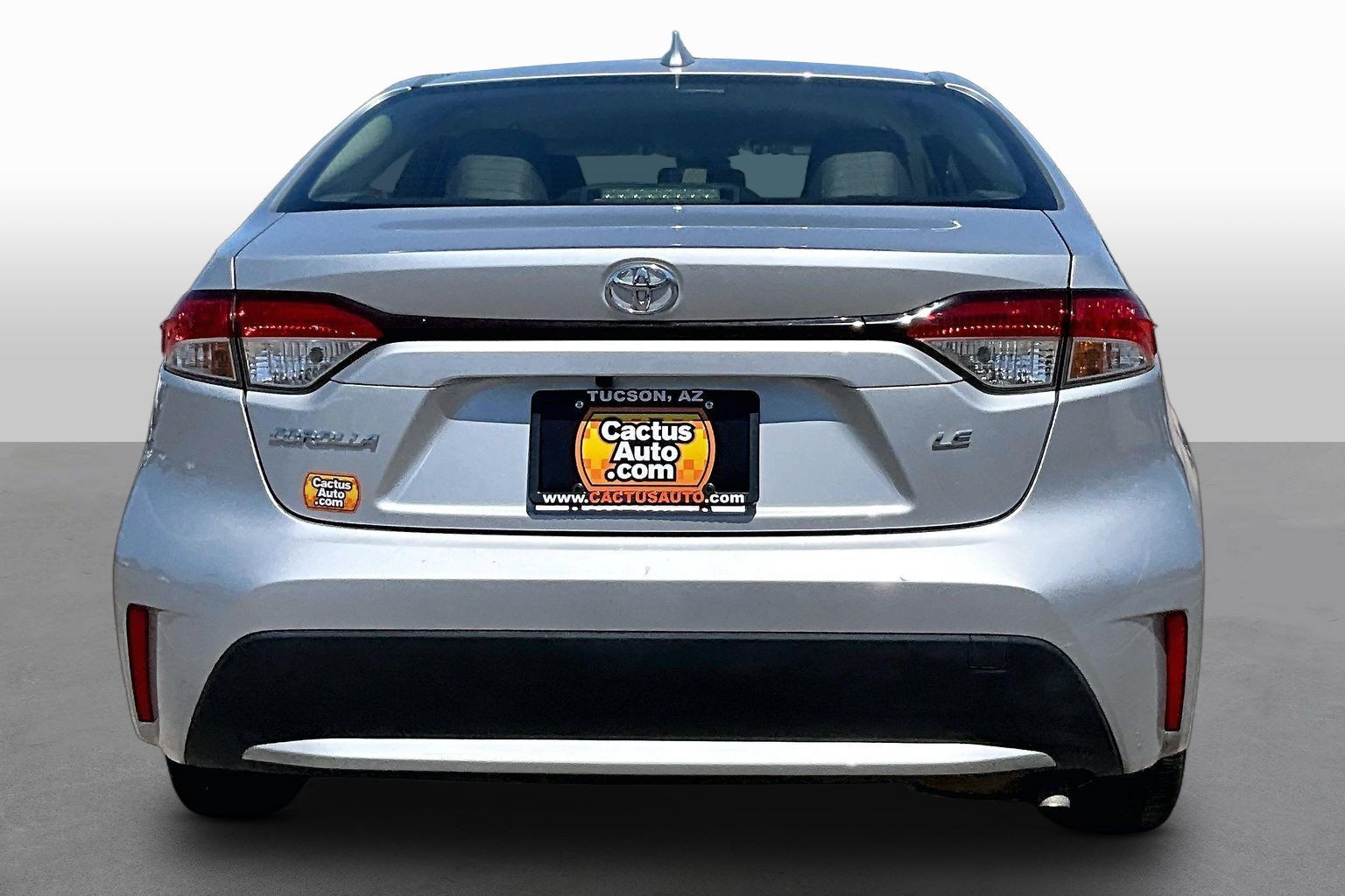 Used 2020 Toyota Corolla LE w/ Carpet Mat Package (TMS) FWD image 4