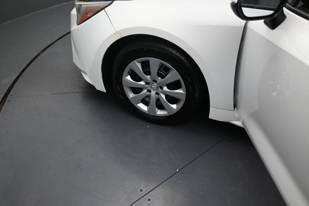 Used 2021 Toyota Corolla LE FWD image 14