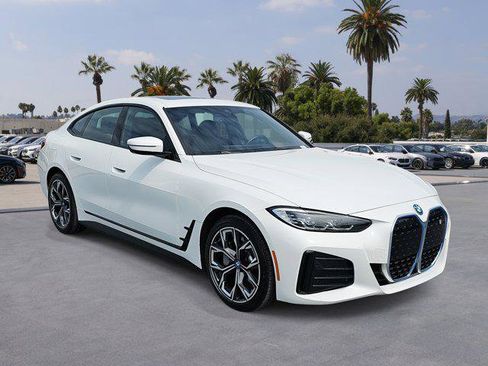 Certified 2022 BMW i4 eDrive40 w/ M Sport Package image 3