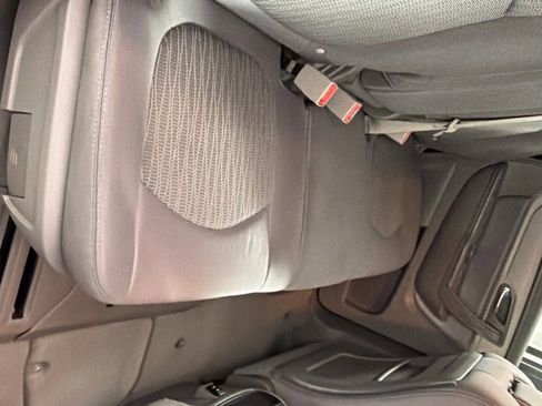 Used 2015 Chevrolet Traverse LS FWD image 23