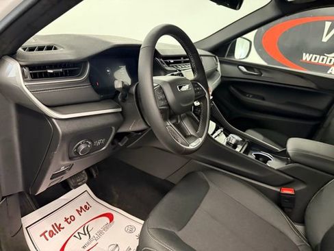 New 2026 Jeep Grand Cherokee Laredo image 13