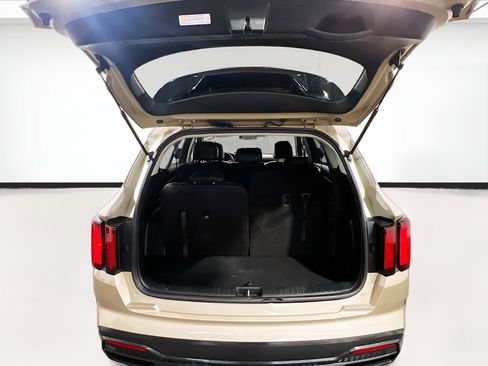 Used 2021 Kia Sorento S w/ Panoramic Sunroof Package FWD image 19