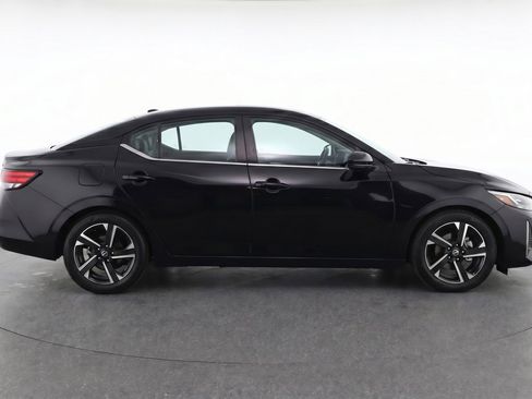 Used 2025 Nissan Sentra SV image 11