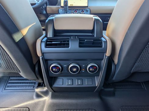 New 2026 Land Rover Defender 110 X-Dynamic SE image 23