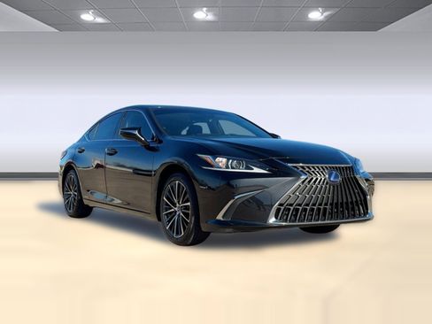 Used 2022 Lexus ES 300h w/ Premium Package image 7